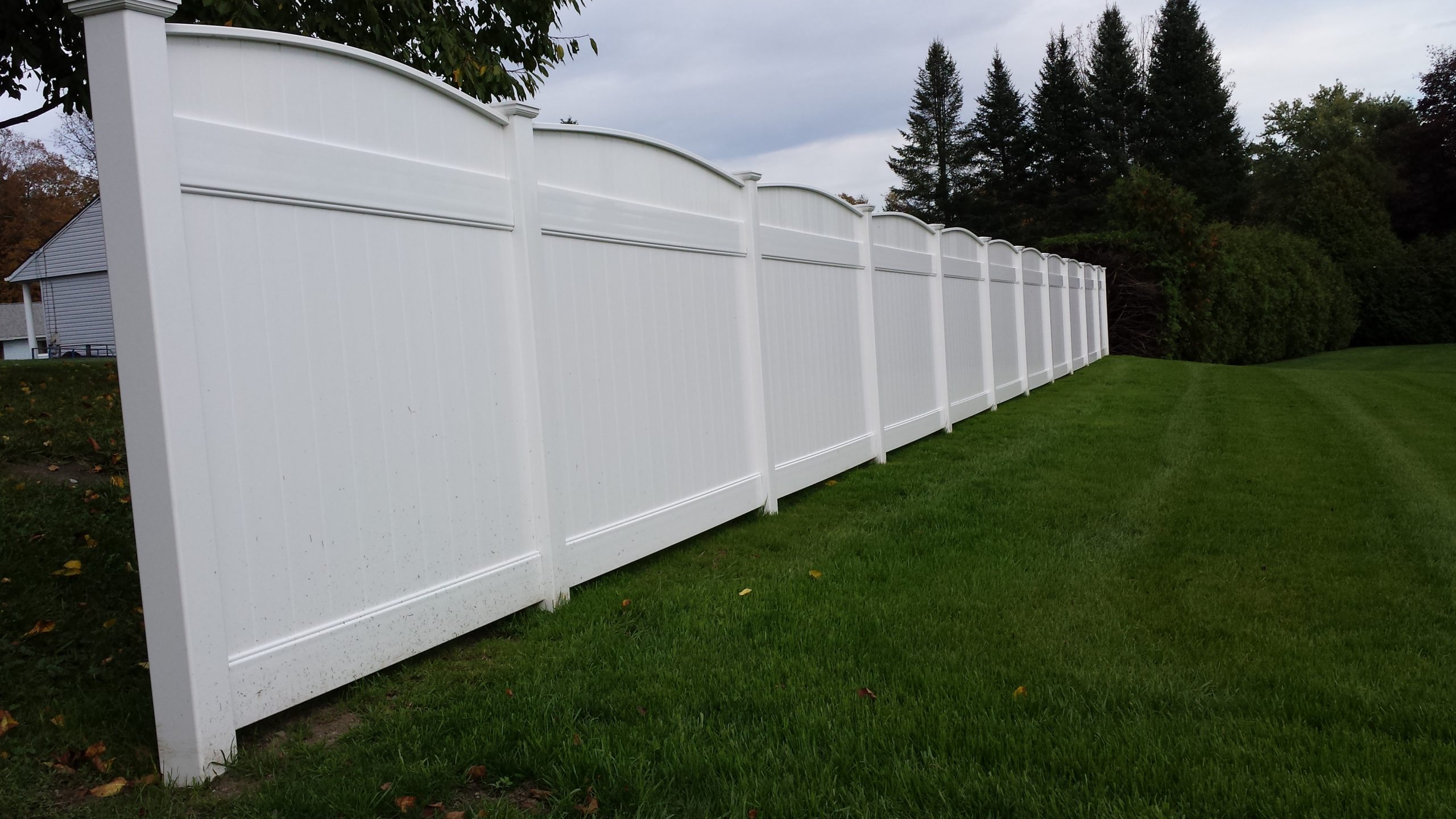 clean-your-vinyl-fence