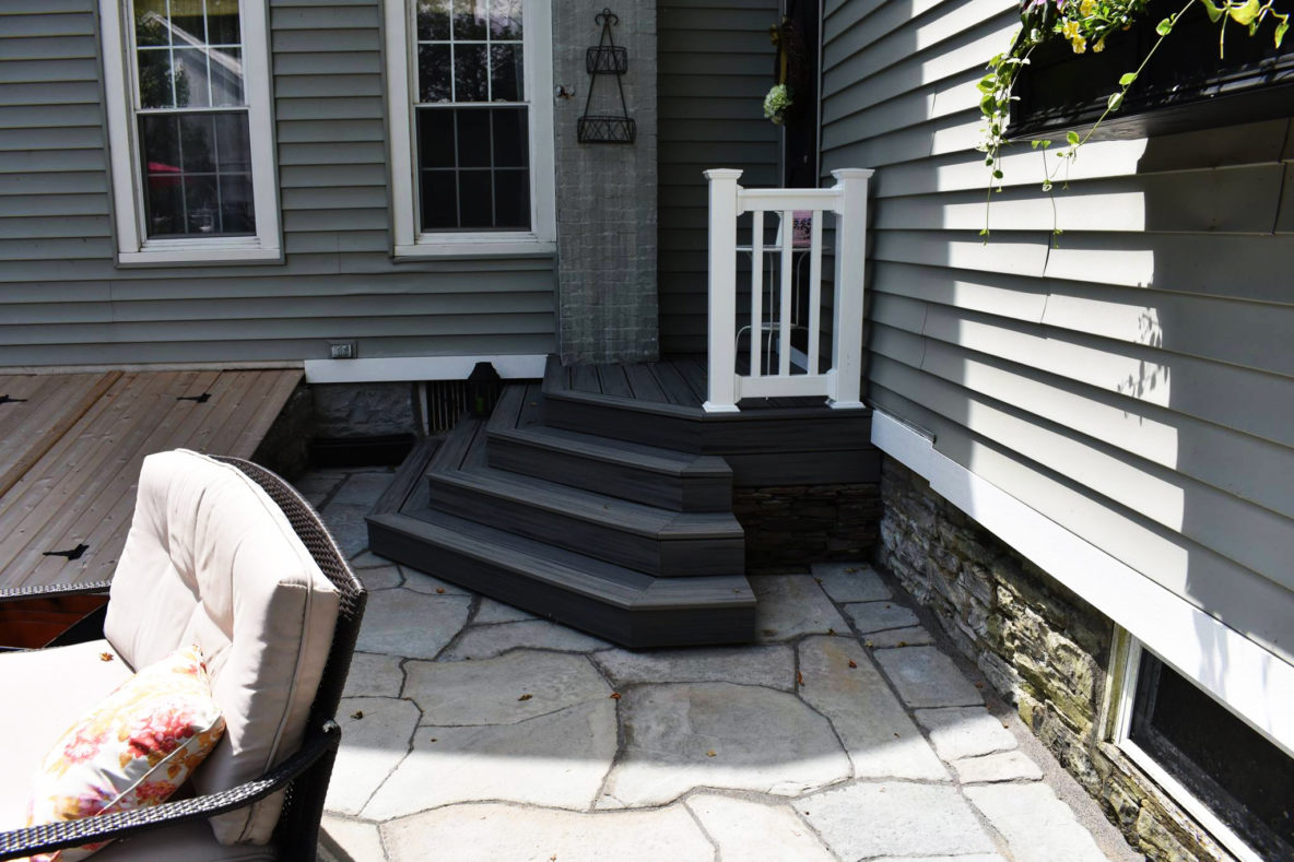 deck and railing in sauquoit