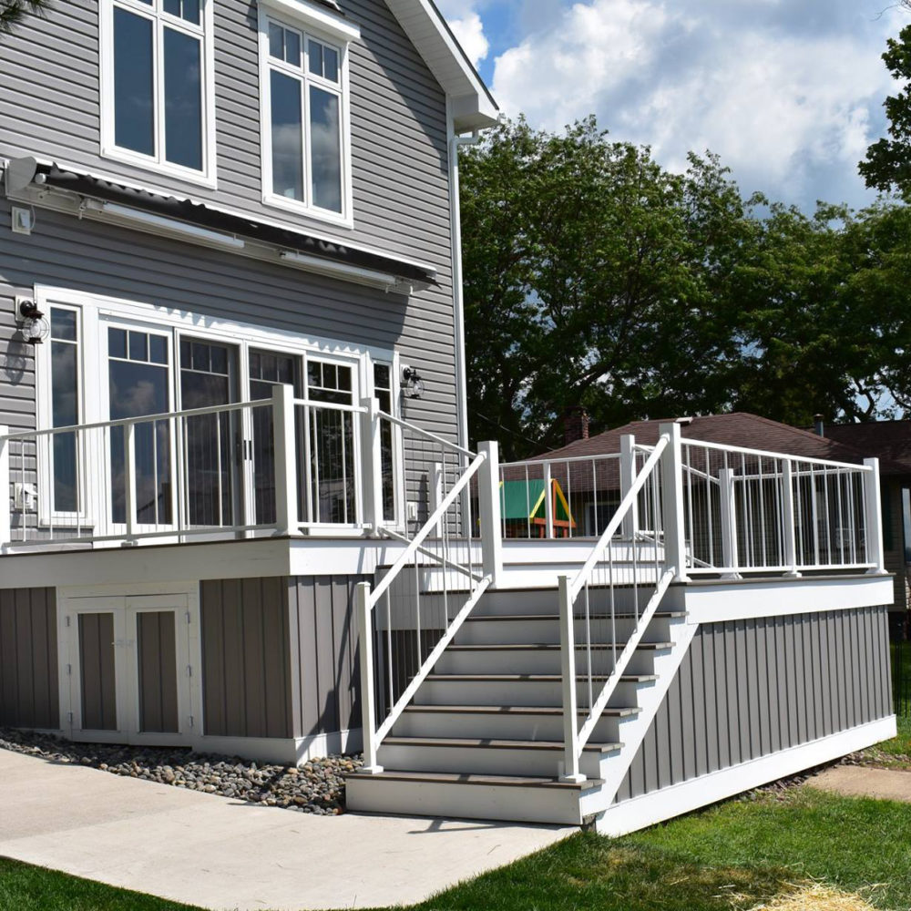 Waterfront Aluminum Verticable Railing In North Bay, Ny - Poly 