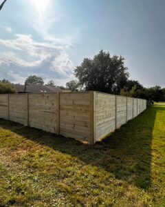 Horizontal Privacy Fence with Cap and Trim